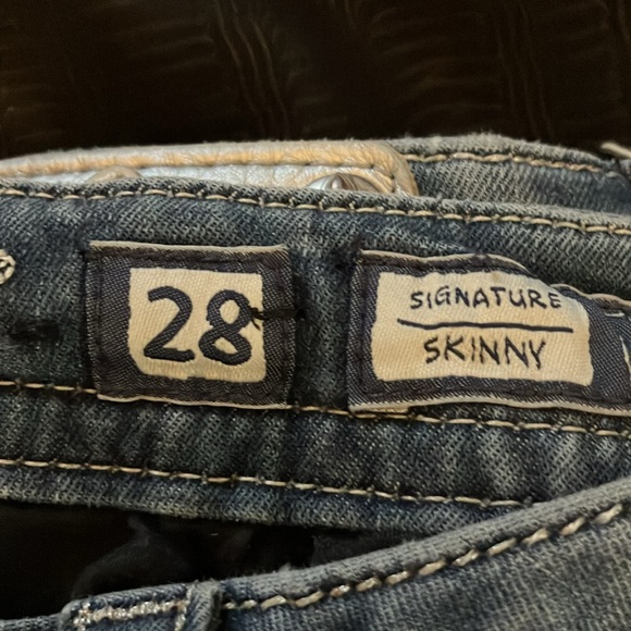 Miss Me Signature Skinny Jeans - Picture 4 of 4